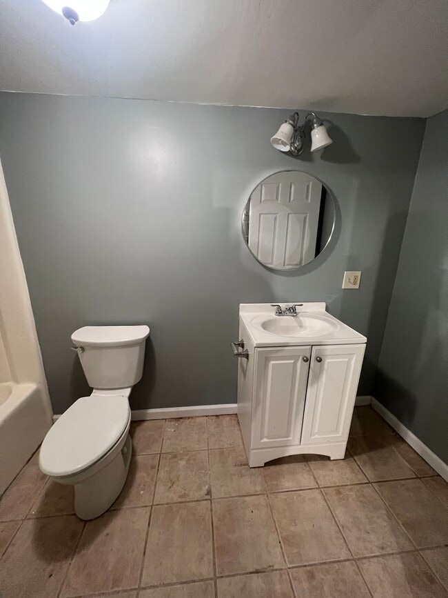 Building Photo - 3-bedroom, 2-bathroom private retreat in C...