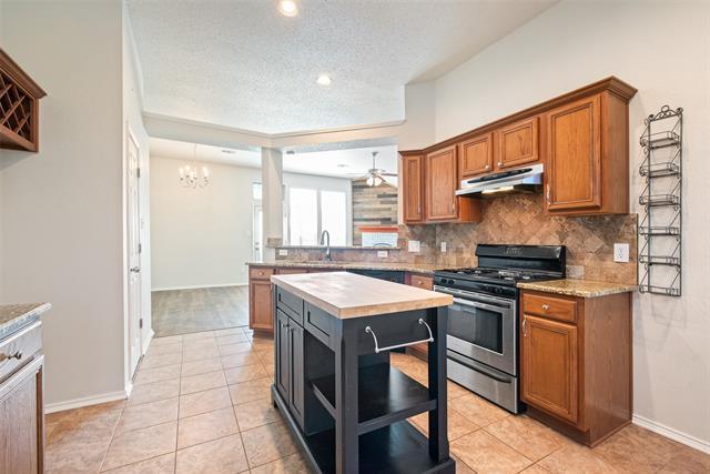 Building Photo - 3010 Canary Ln