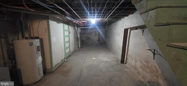 Building Photo - 1611 Allengrove St