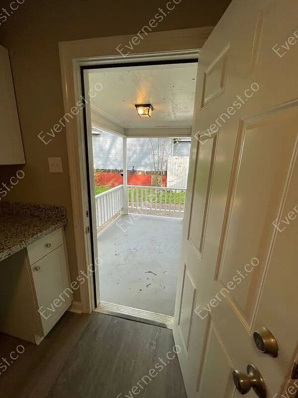 Building Photo - 314 Josanna St