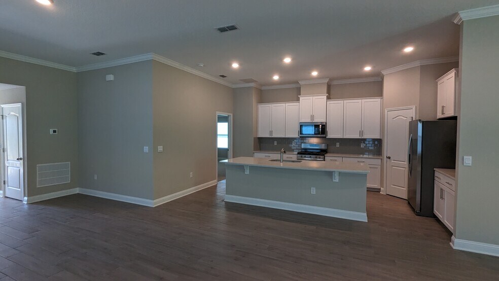 Building Photo - 106 Zancara St