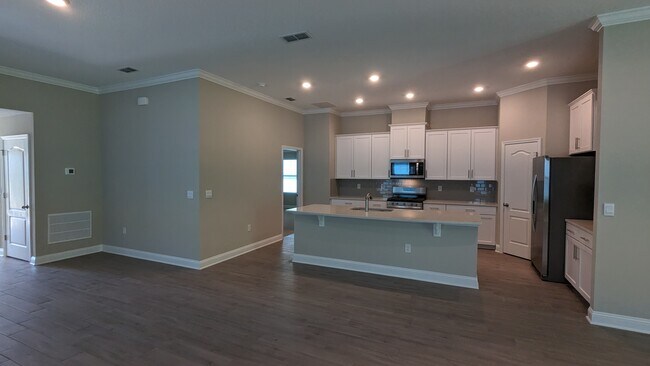 Building Photo - 106 Zancara St