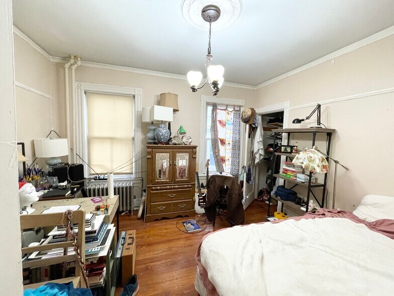 Building Photo - 12 Oswald St