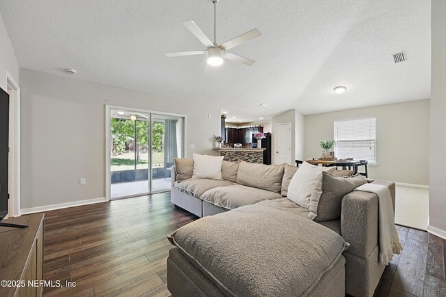 Building Photo - 3253 Hidden Meadows Ct