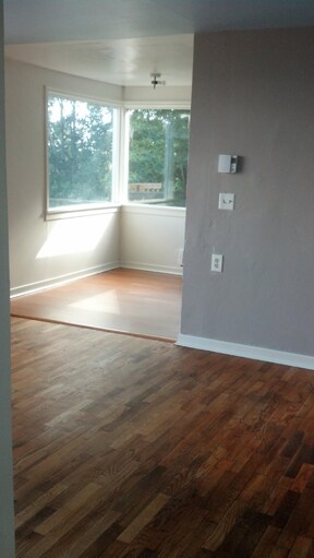 Building Photo - 2028 N Wycoff Ave