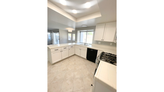 Building Photo - Temecula Pool Home - 4 Bed | 2.5 Bath
