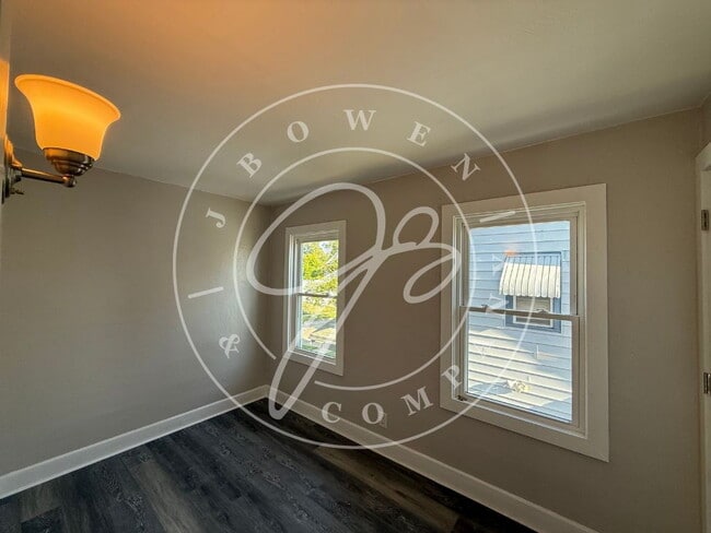 Building Photo - South Toledo  3-Bed Retreat with Spacious ...