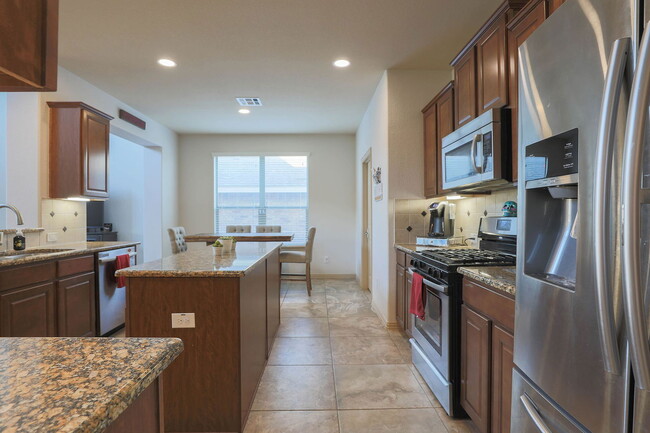 Building Photo - 2300 Dovetail St