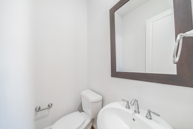 Building Photo - 2426 Bevis St