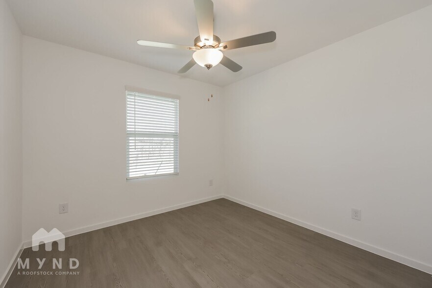 Building Photo - 2724 River Knl Ln