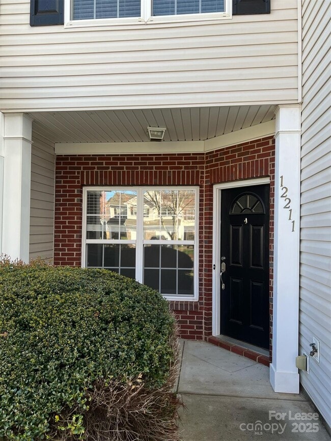 Building Photo - 12211 Stratfield Pl Cir