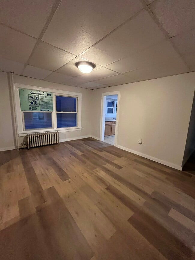 Building Photo - 114 N Thomas Ave