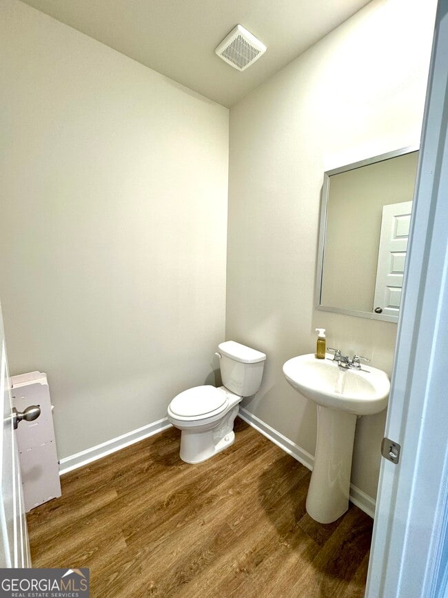 Building Photo - 17 Woodbrook Trl