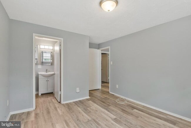 Building Photo - 14920 Carlbern Dr