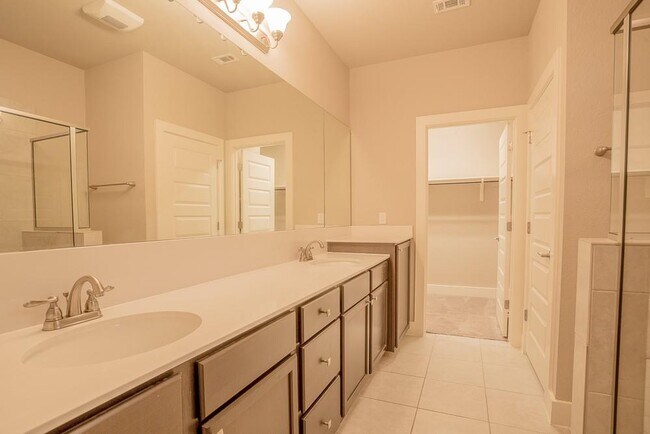 Building Photo - 10604 Wills Lp