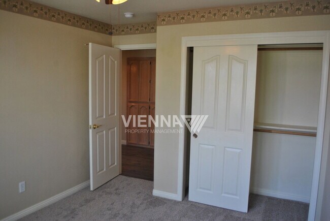 Building Photo - 5325 Thunder Ridge Cir