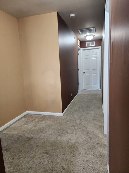 Building Photo - 1157 Goldfinch Ave