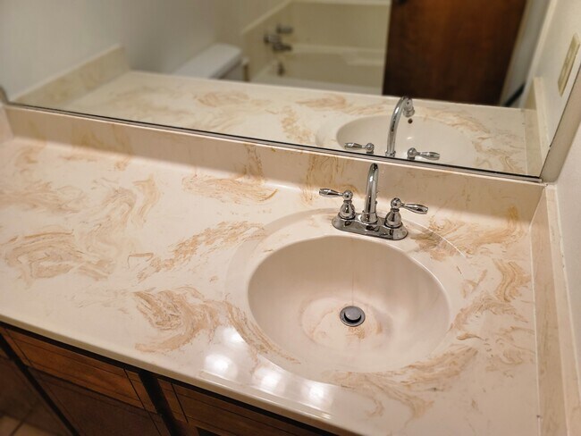 Building Photo - 930 N Indiana St