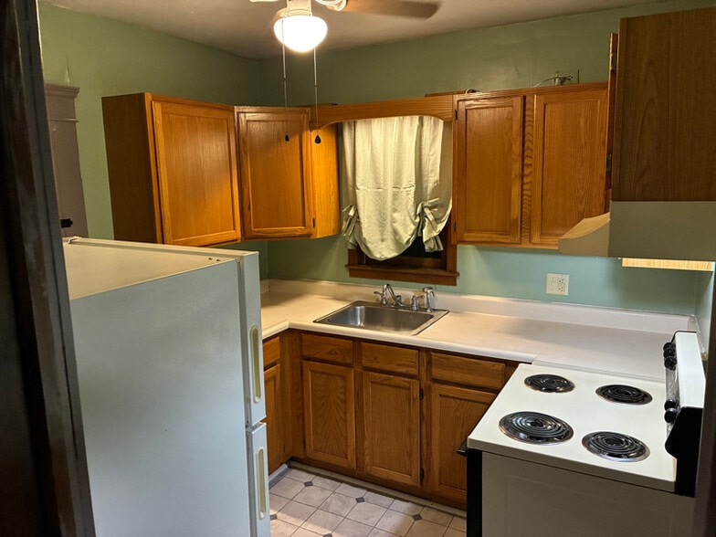 Building Photo - 99 John St