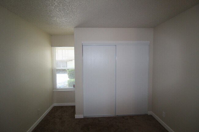 Building Photo - Concord 3 bedroom 2 bath condo updated bat...