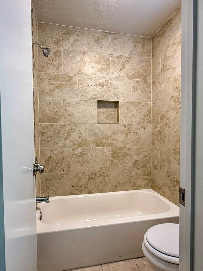 Building Photo - 3507 Almondwood Dr