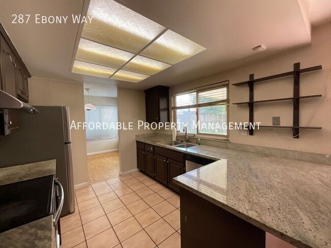 Building Photo - 287 Ebony Way