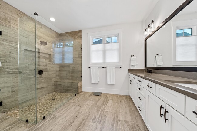 Building Photo - 1100 Hidden Hills Cir