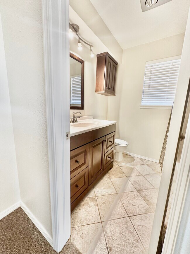 Building Photo - 1108 Countrywood Ln