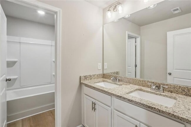 Building Photo - 2099 Easterwood Ct.
