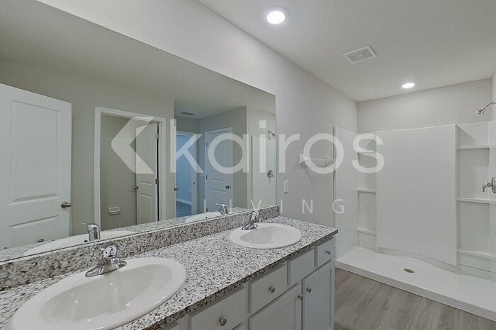 Building Photo - 8645 SW 44th Ct