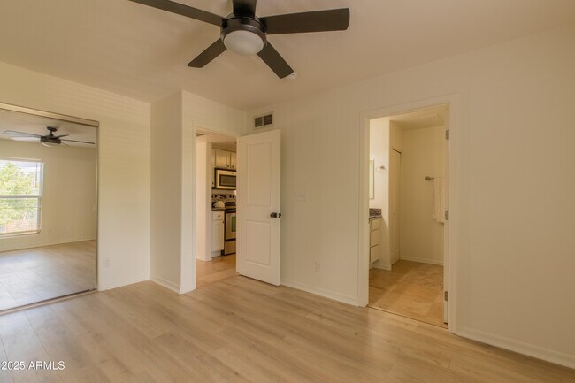 Building Photo - 3619 E Monterosa St