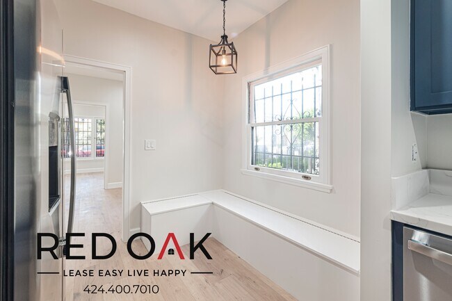 Building Photo - 2376 Portland St