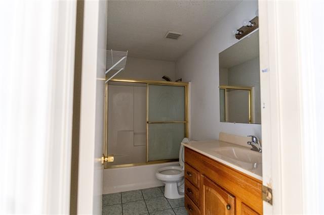 Building Photo - 1403 Chesapeake Dr