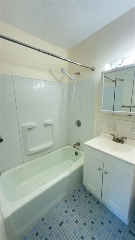 Building Photo - 41 Revere St