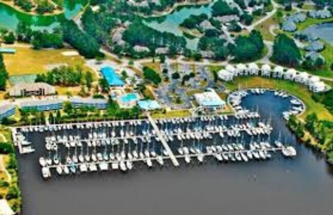 Building Photo - LOFT LIVING IN FAIRFIELD HARBOUR! + Water & Electric Included!!