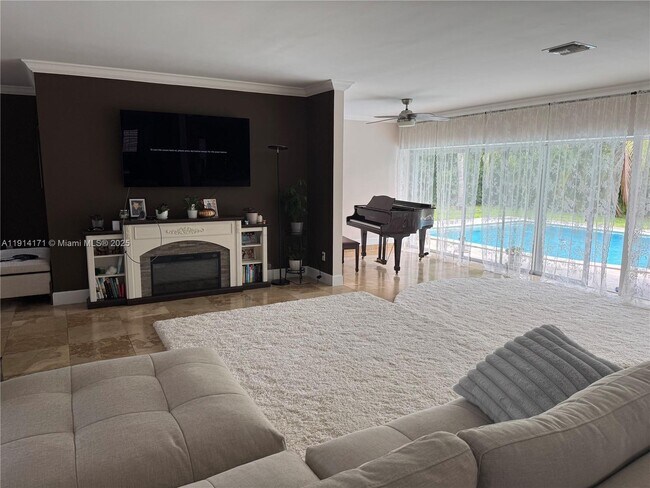 Building Photo - 13451 SW 74th Ave