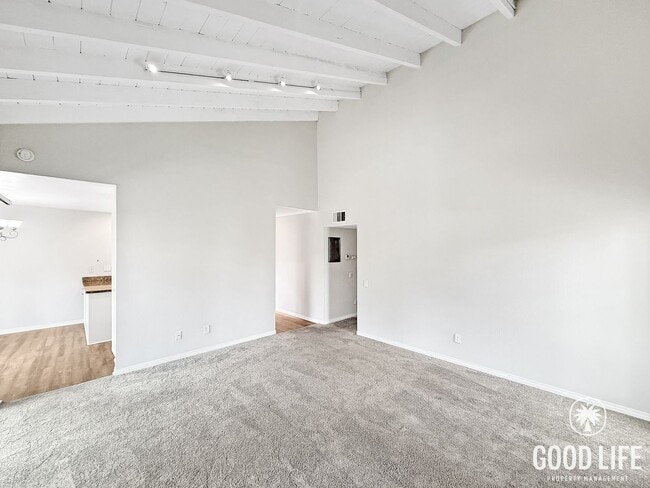 Building Photo - Beautiful 3B/2BA Condo in Rancho Bernardo for Rent!