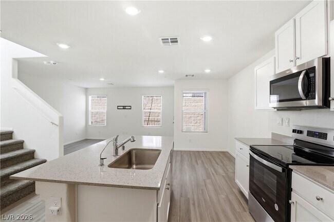 Building Photo - 6913 Stafford Hl St