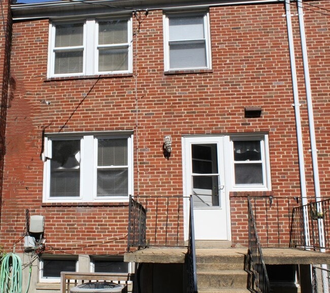 Building Photo - 1457 N Forest Park Ave