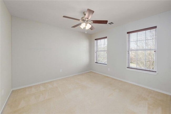 Building Photo - 1136 Beechwood Dr