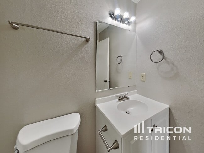 Building Photo - 2803 Redland Ln