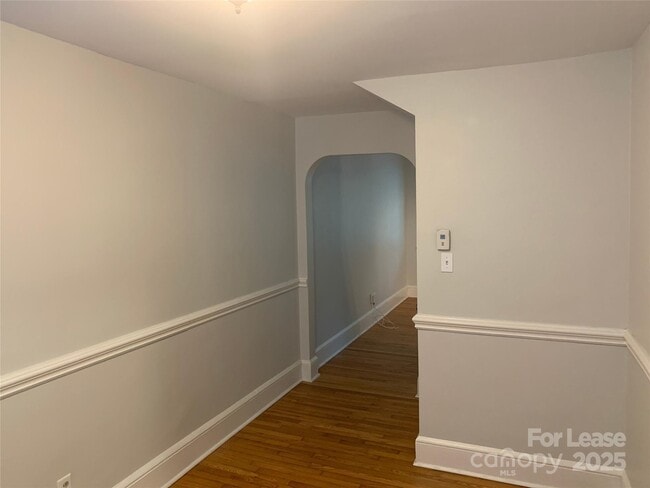 Building Photo - 2103 Queens Rd W