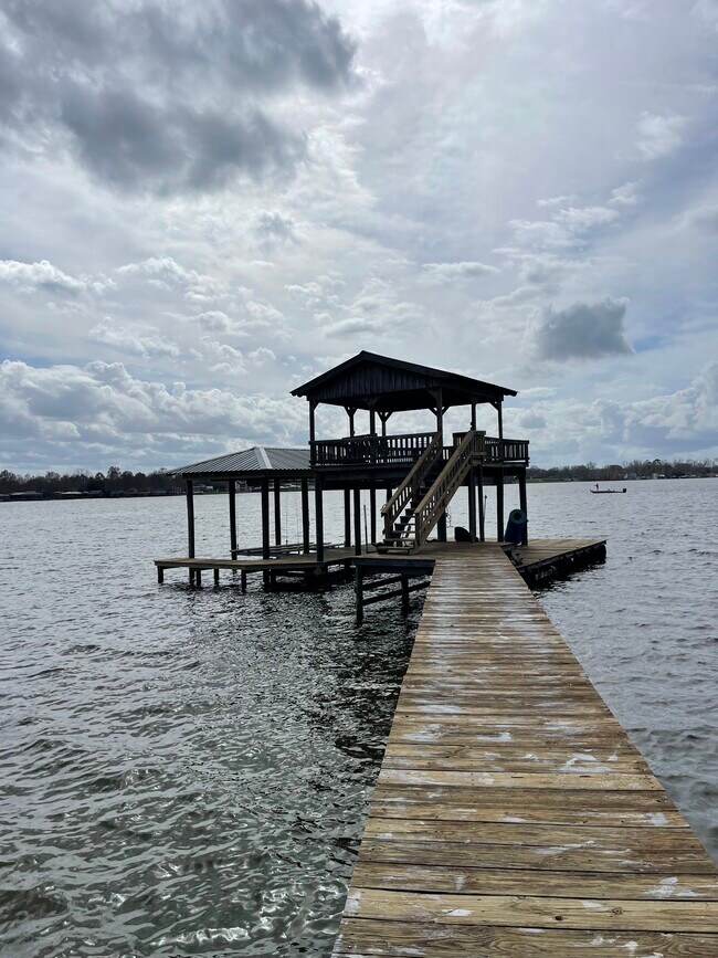 Building Photo - 1200 E Main St