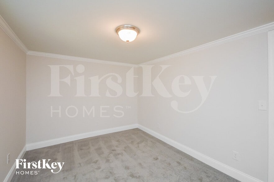 Building Photo - 4687 Clemmons Dr