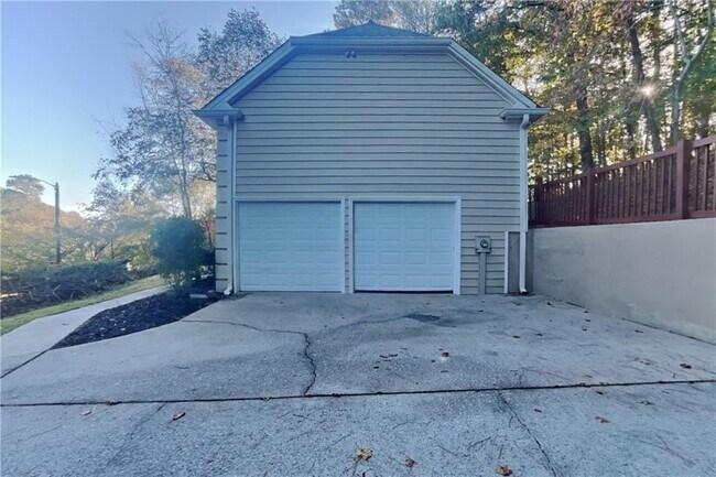 Building Photo - 11090 Surrey Park Trail