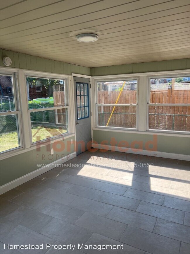 Building Photo - 3 br, 1.5 bath House - 129 Ervin Ave