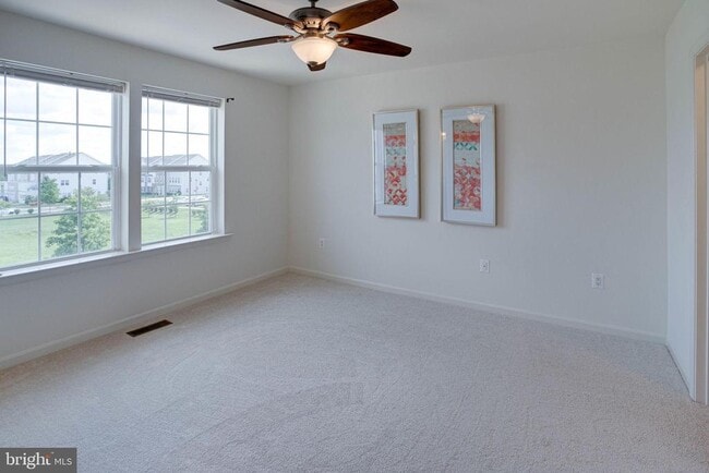 Building Photo - 25636 Pleasant Valley Rd