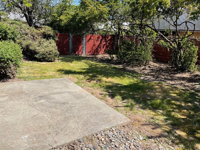 Building Photo - LFT2235