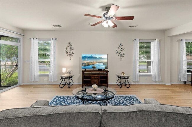 Building Photo - 109 Providence St