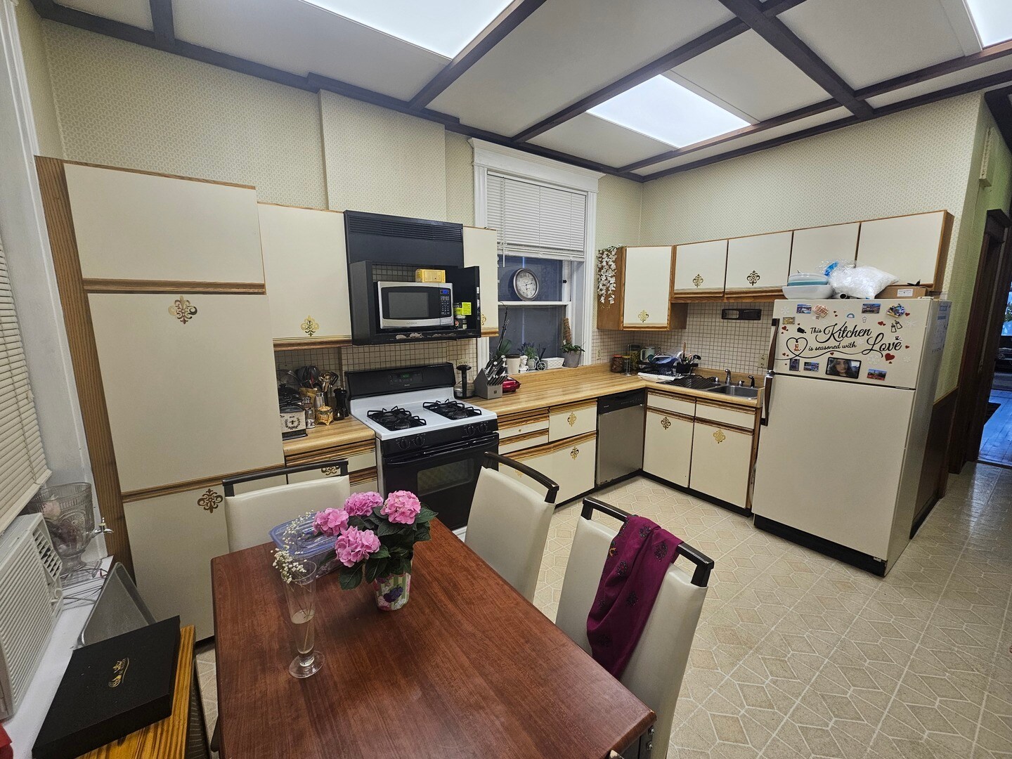 Building Photo - 1132 W Wrightwood Ave